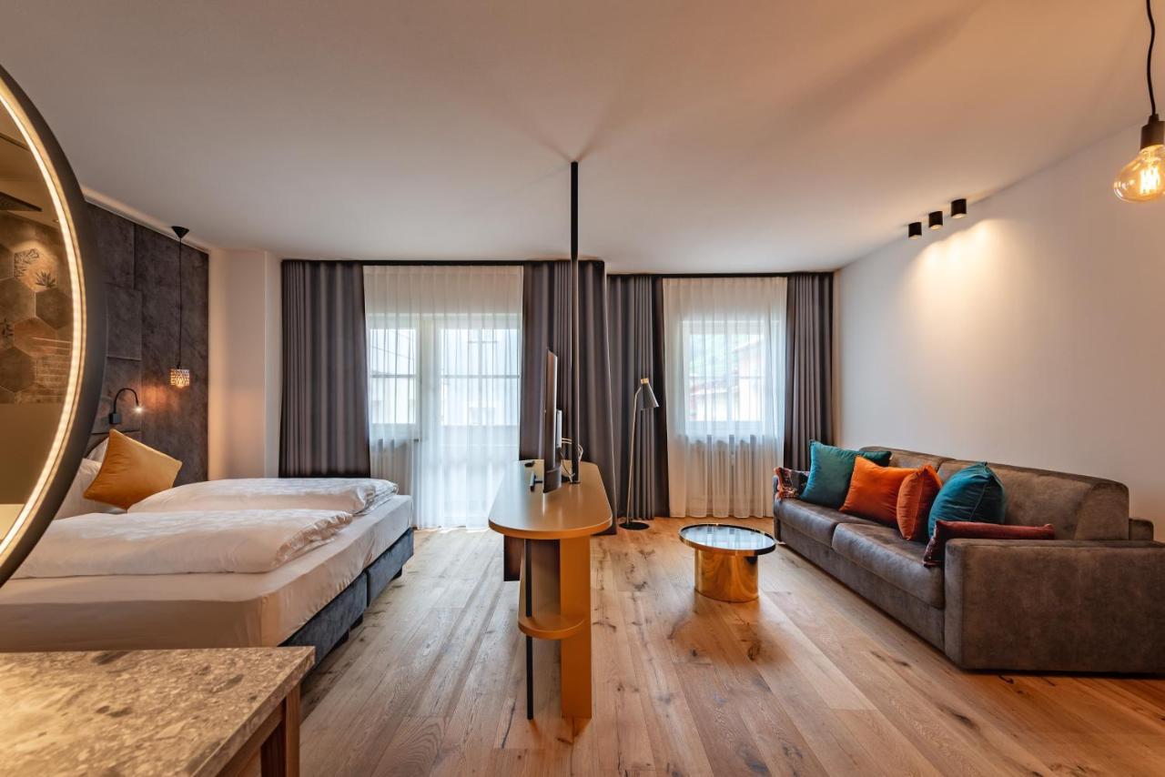 Hotel Goldene Traube Tramin an der Weinstraße Buitenkant foto