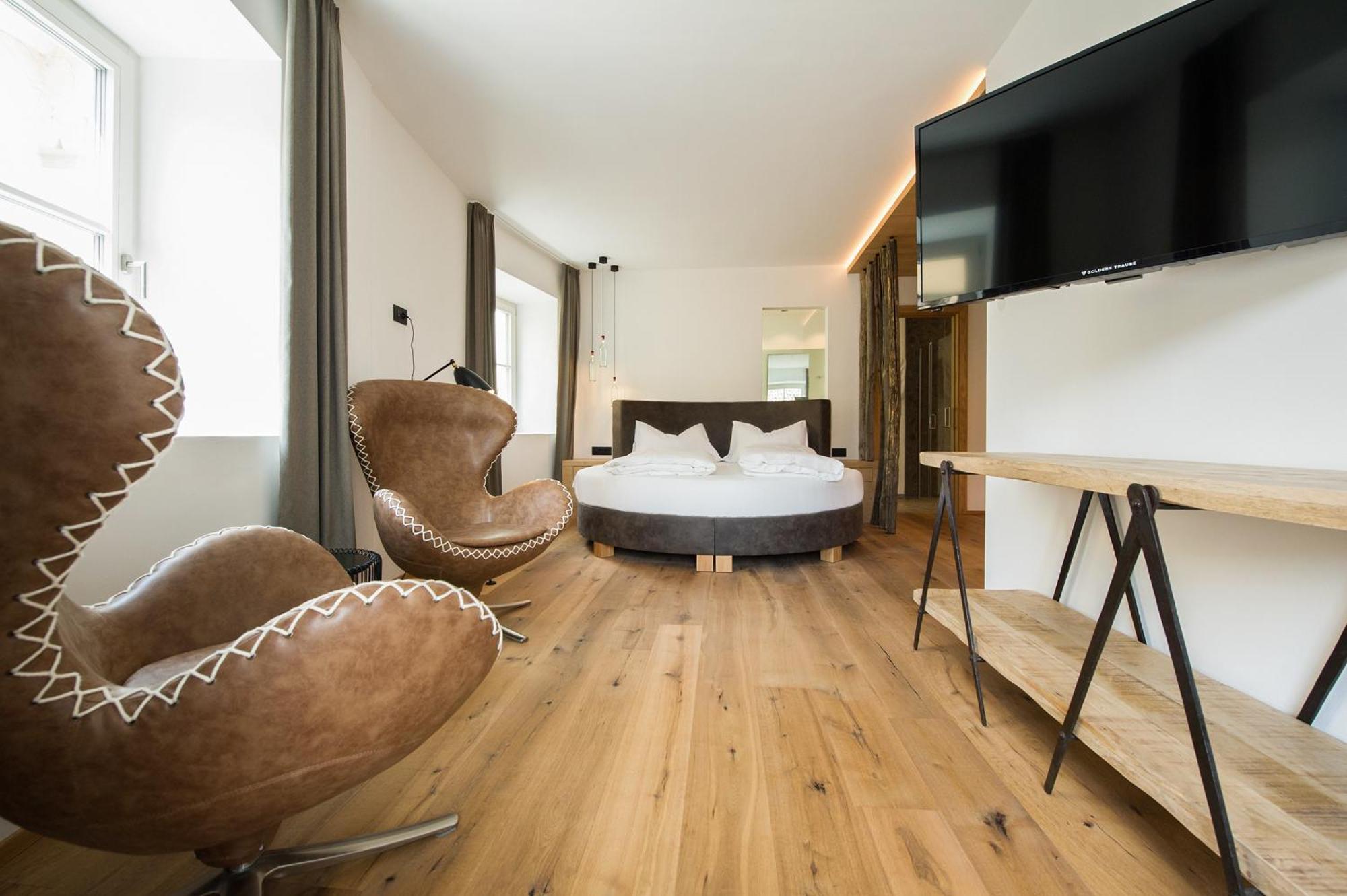 Hotel Goldene Traube Tramin an der Weinstraße Buitenkant foto