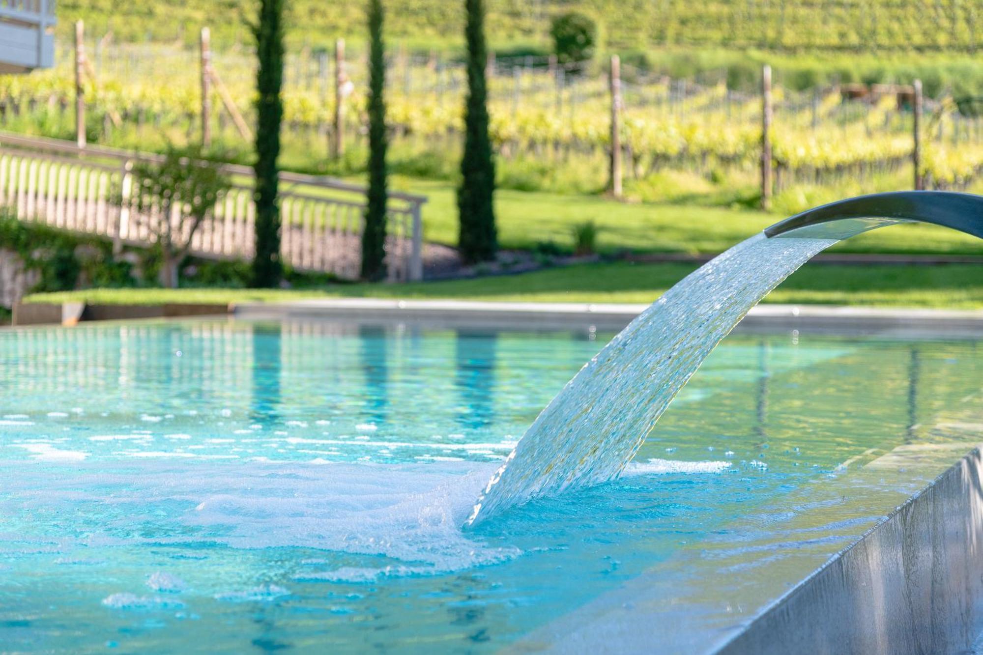 Hotel Goldene Traube Tramin an der Weinstraße Buitenkant foto