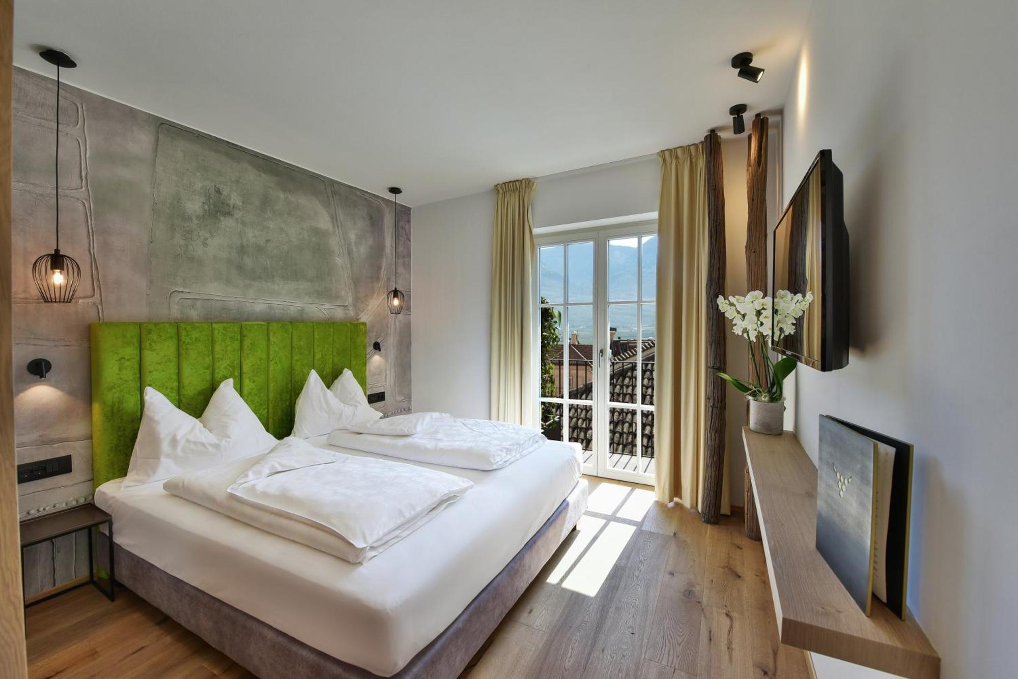 Hotel Goldene Traube Tramin an der Weinstraße Buitenkant foto