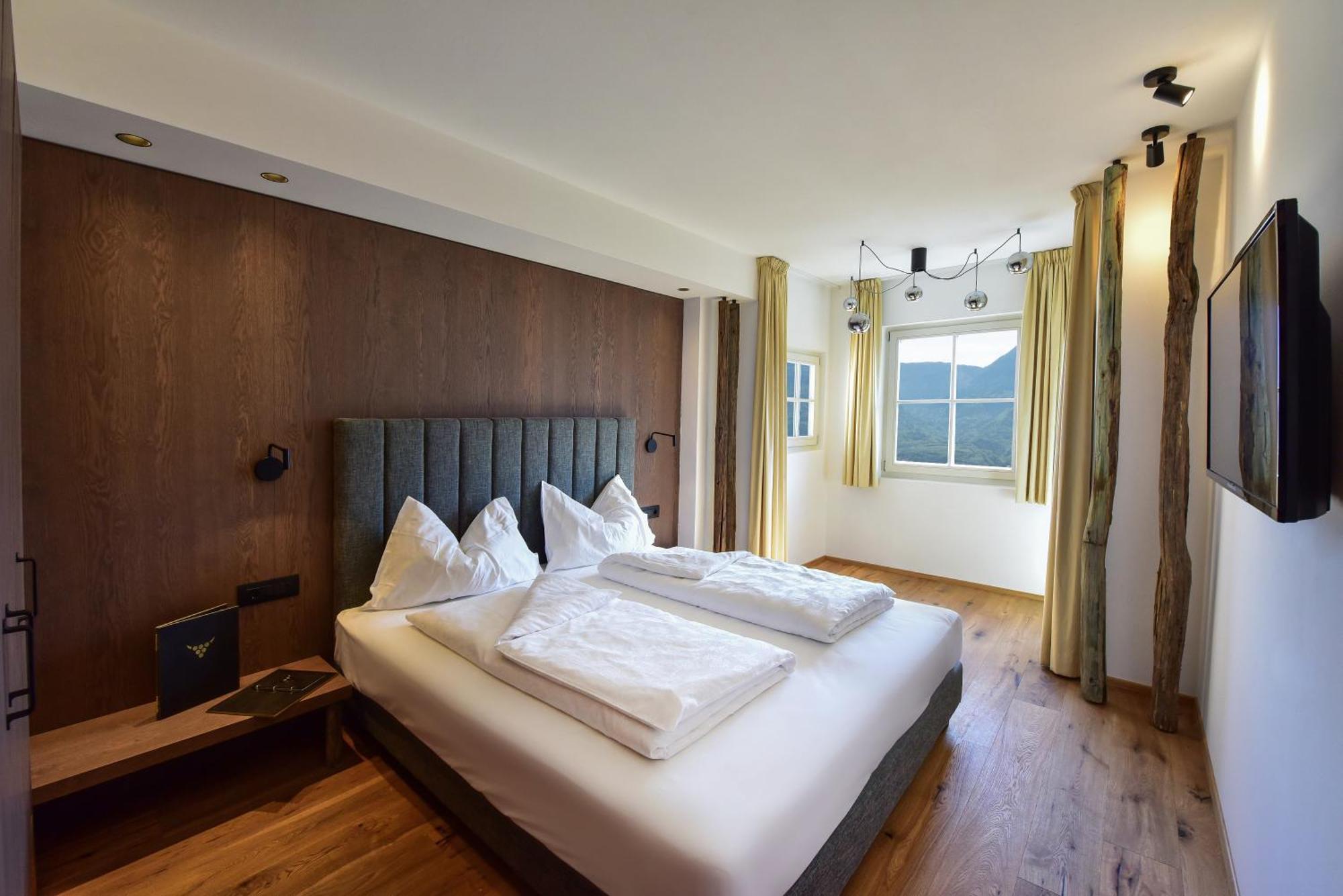 Hotel Goldene Traube Tramin an der Weinstraße Buitenkant foto