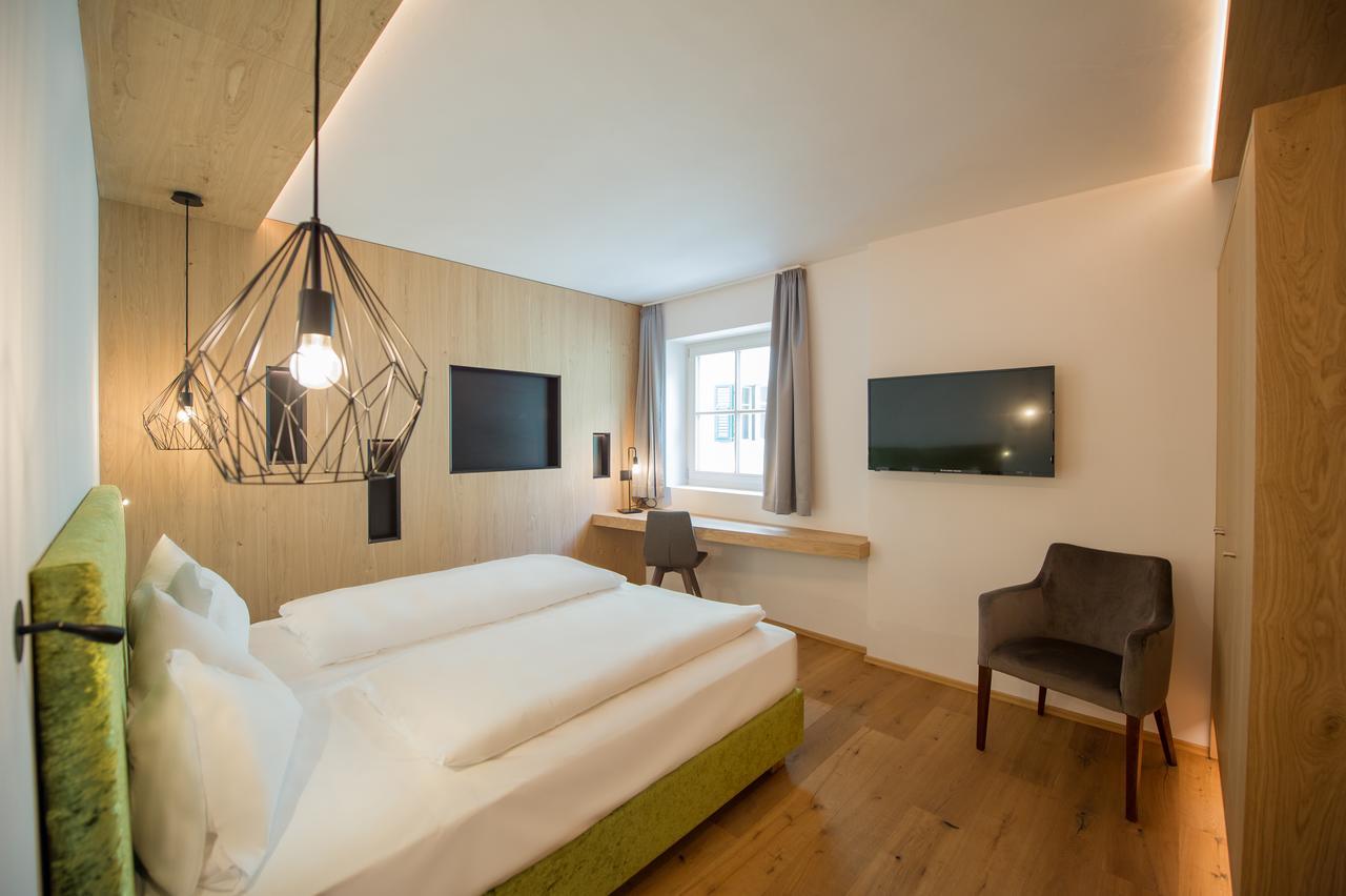Hotel Goldene Traube Tramin an der Weinstraße Buitenkant foto